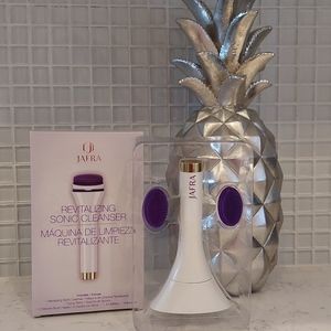 JAFRA Revitalizing Sonic Cleanser